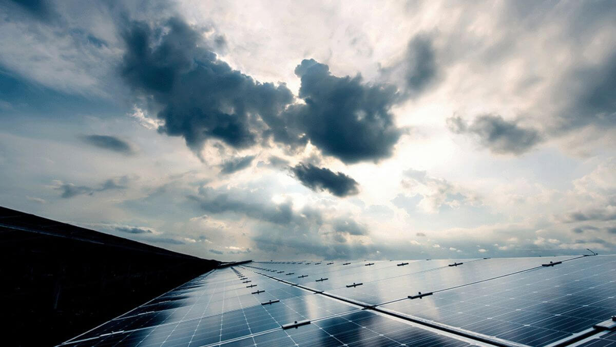 Can Solar Panels Work During Cloudy Weather?
